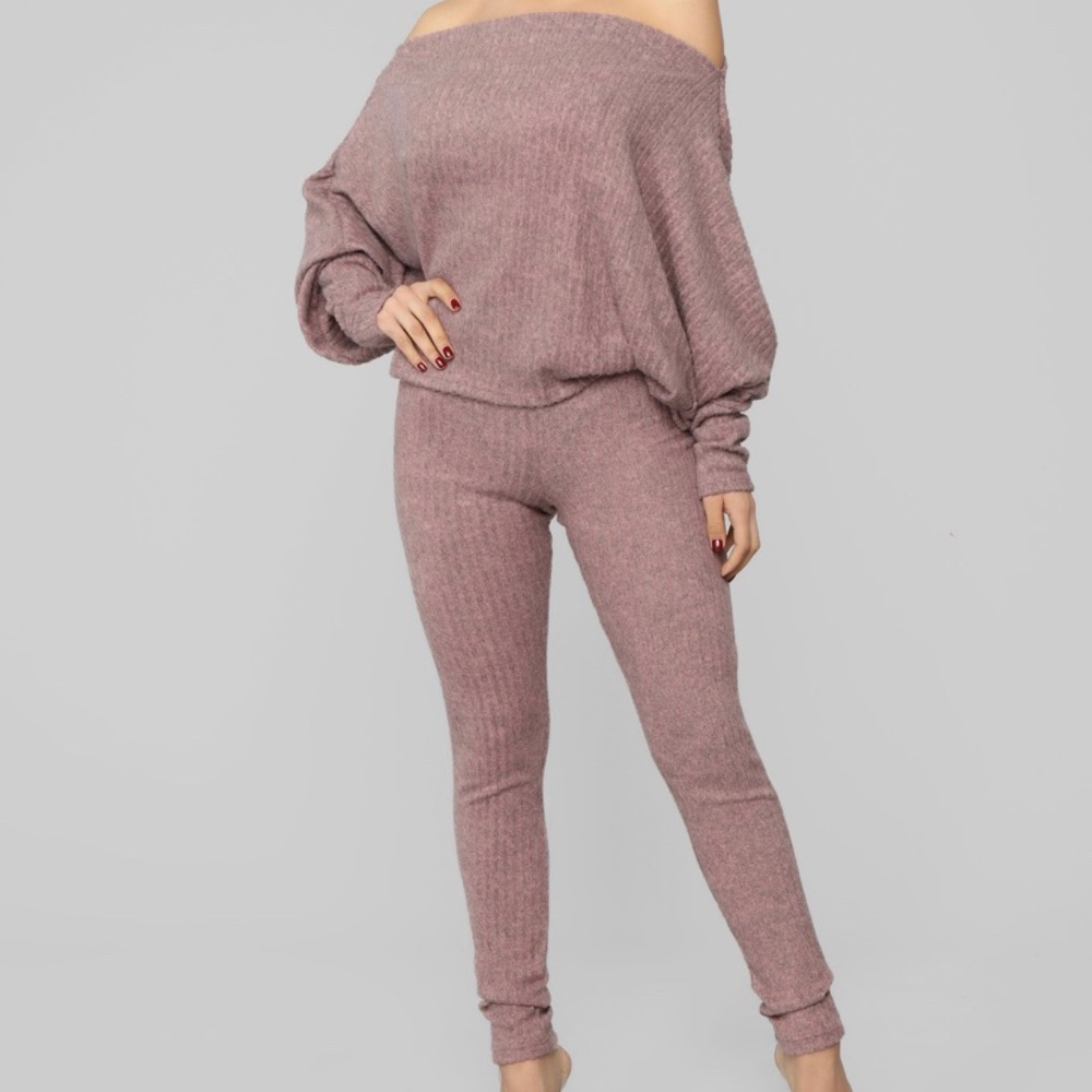 Fashion Nova Mueve Pants Set!